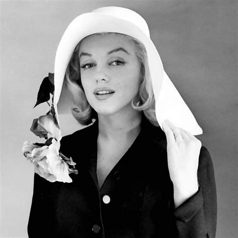 marilyn monroe outfits|marilyn monroe wearing a hat.